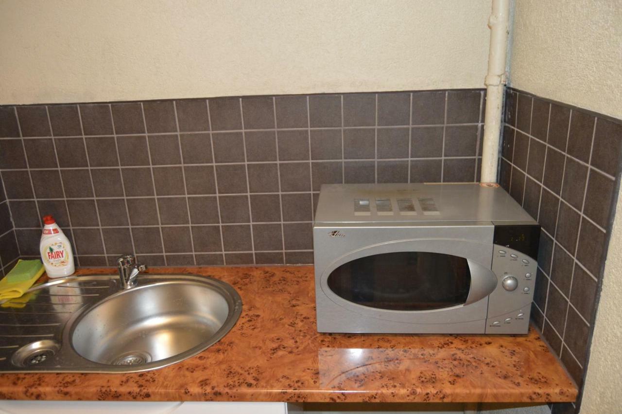 Riia 10, 2-Bedroom Apartment - 2 Big Beds 1 Extra Bed-Parking Free Tartu Exterior photo